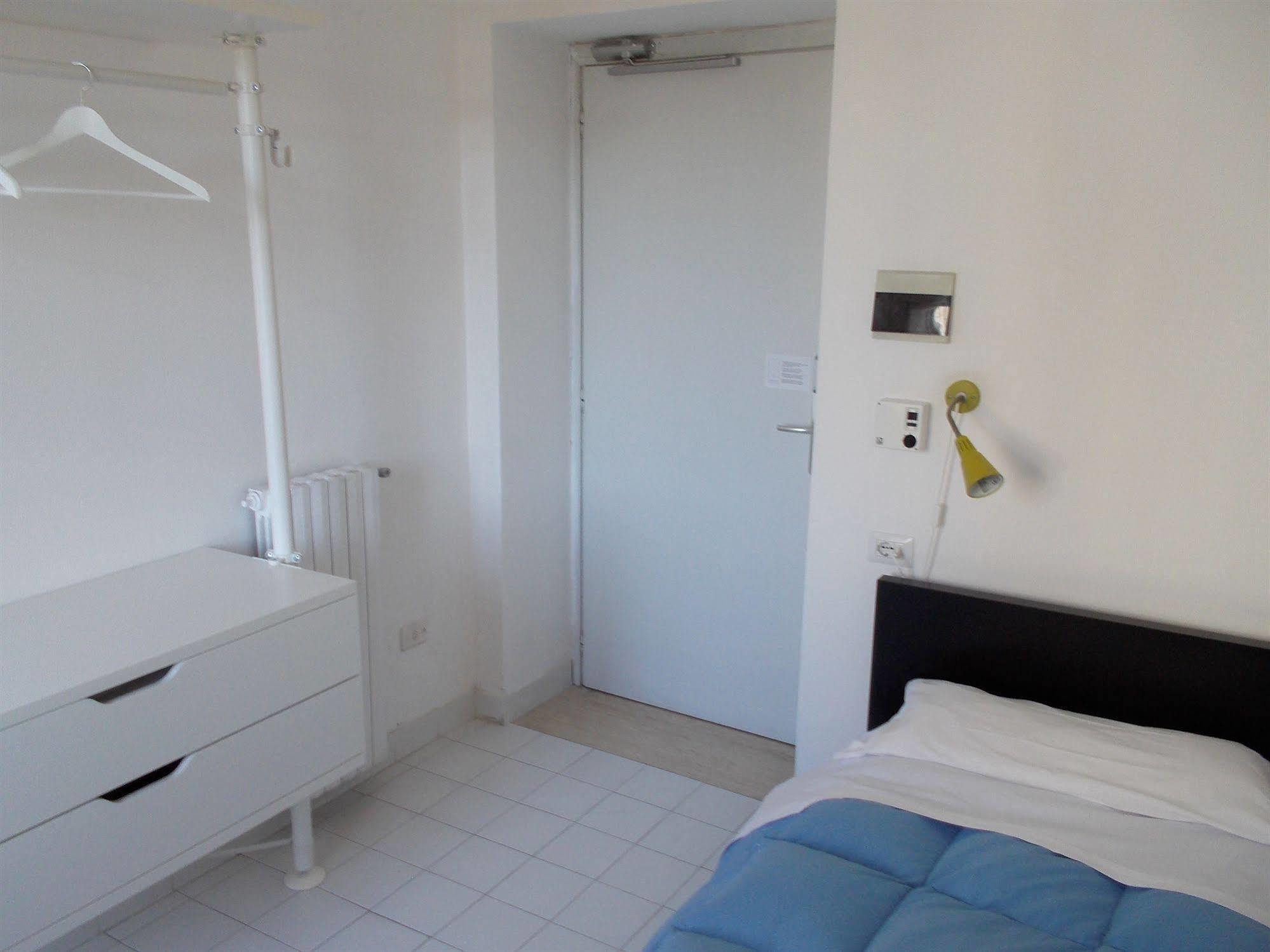 Hostel Ave Gratia Plena Salerno Exterior foto